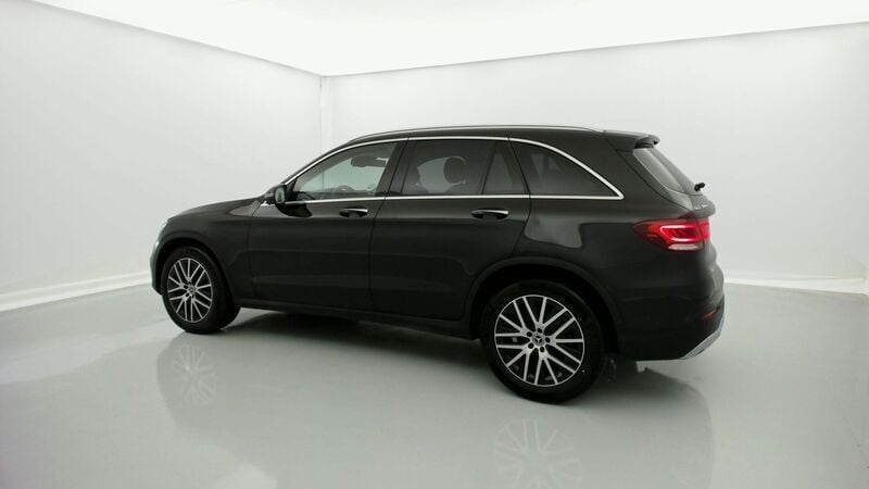 Usado Mercedes GLC300 245 CV (180 kW) 2022 Negro obsidiana