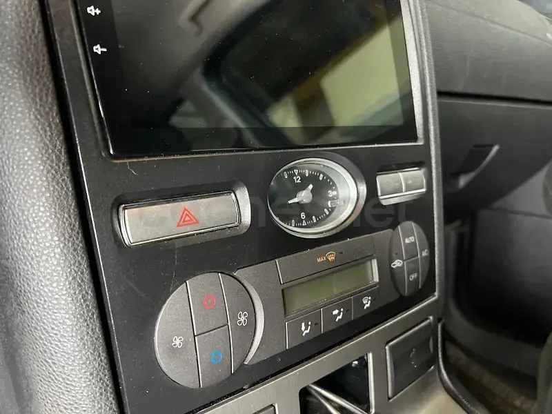 Usado Ford Mondeo Trend 115 CV (84 kW) 2004 Gris / plata Familiar