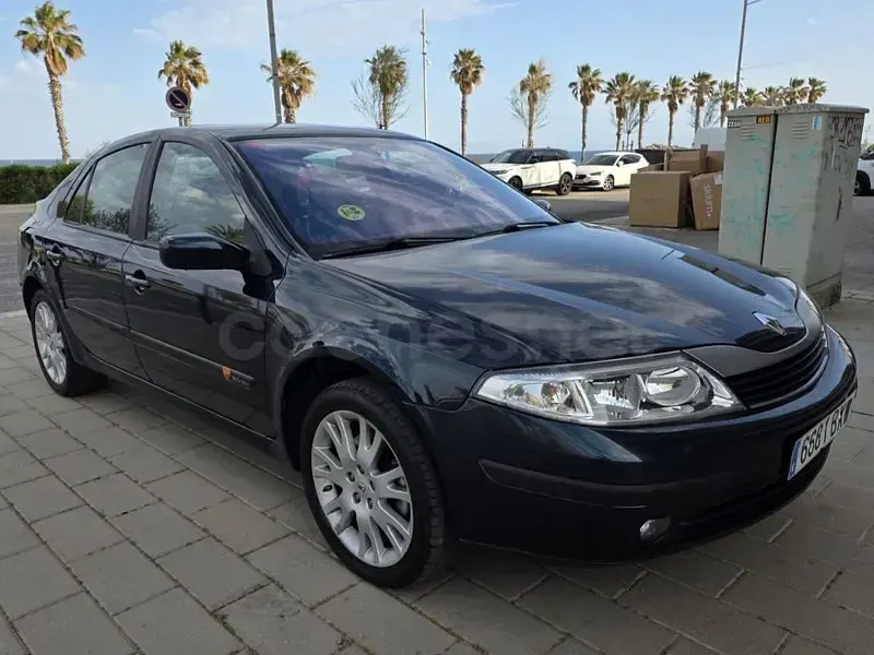 Usado Renault Laguna II Privilege 137 CV (100 kW) 2002 Verde Berlina