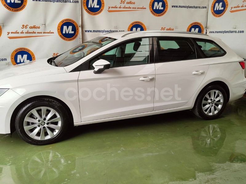 Usado Seat Leon Style 115 CV (84 kW) 2020 Blanco Familiar