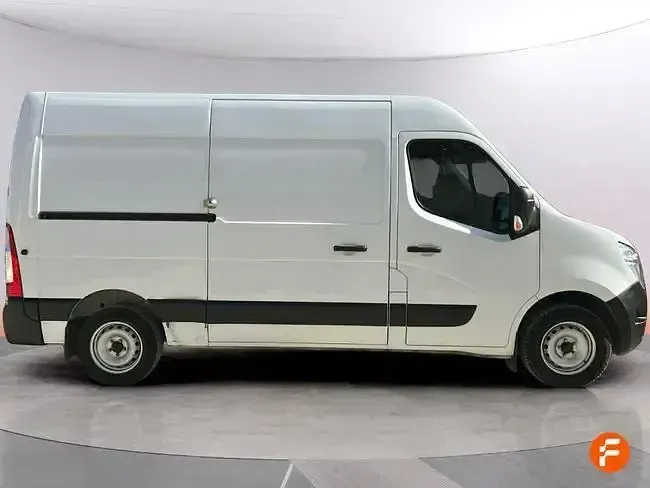 Usado Nissan Interstar 136 HP (100 kW) 2023 Branco Van