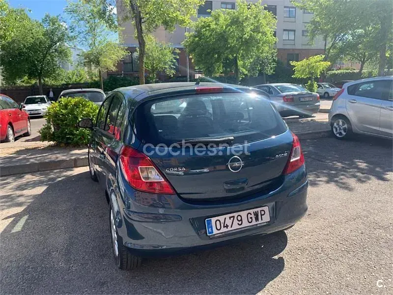 Usado Opel Corsa Essentia 75 CV (55 kW) 2010 Azul Utilitario