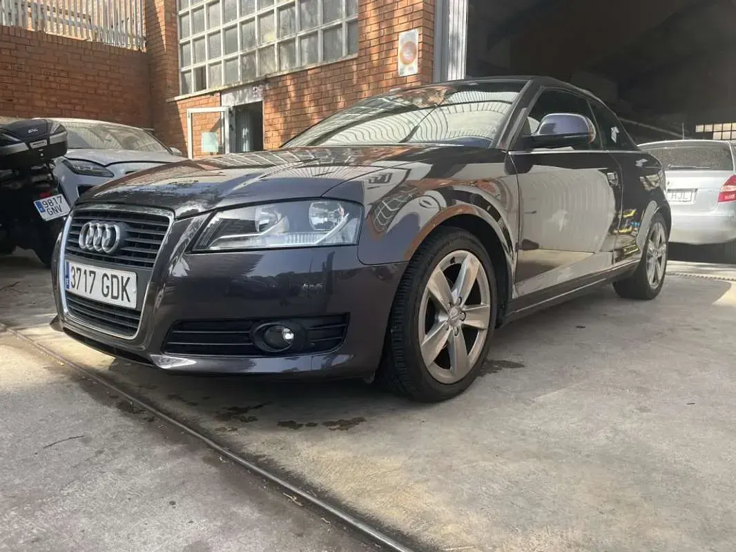 Usado Audi A3 Cabriolet Attraction 105 CV (77 kW) 2008 Burdeos Descapotable