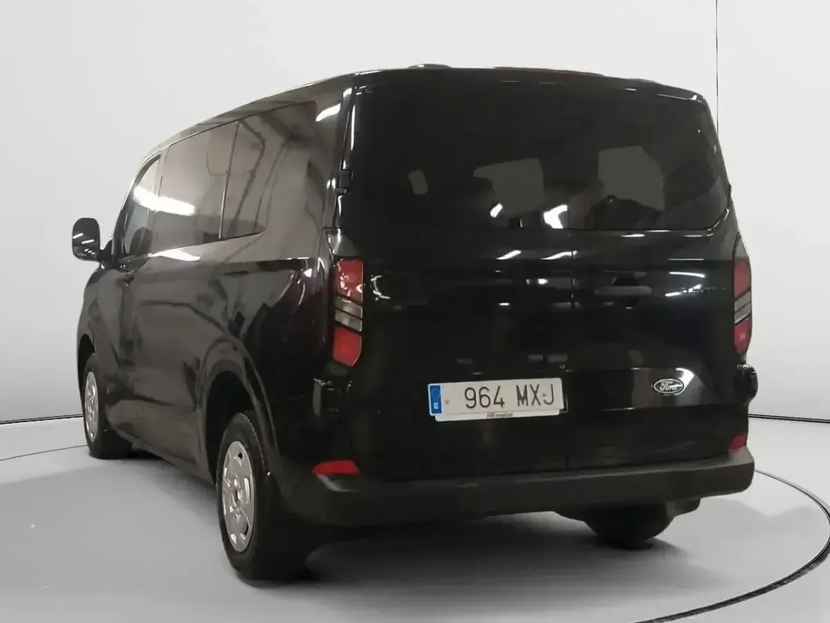 Usado Ford Transit Custom Trend 170 CV (125 kW) 2025 Negro Berlina