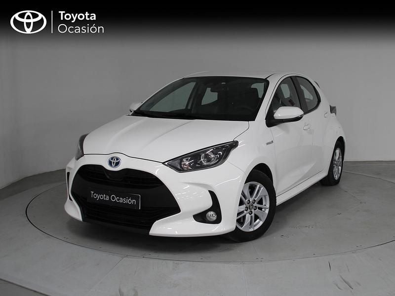 Usado Toyota Yaris Hybrid Business Edition 116 CV (85 kW) 2021 Blanco Berlina