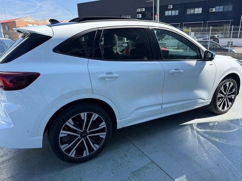 Usado Ford Kuga ST-Line X 243 CV (178 kW) 2024 Blanco SUV
