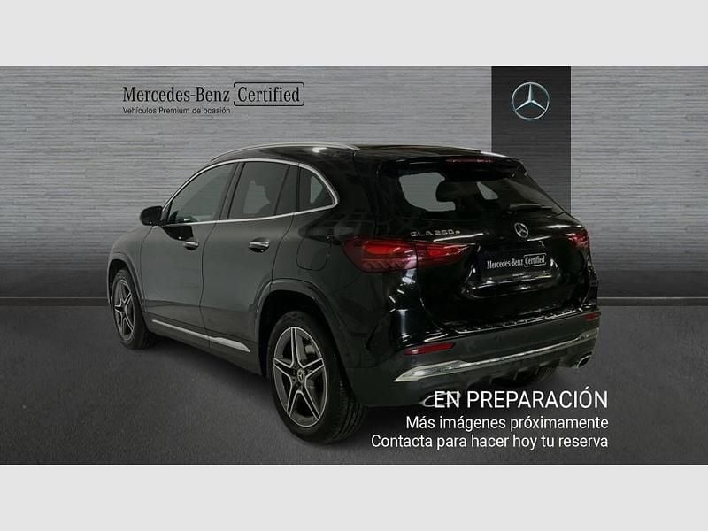 Usado Mercedes GLA250 AMG line 218 CV (160 kW) 2024 Otro SUV