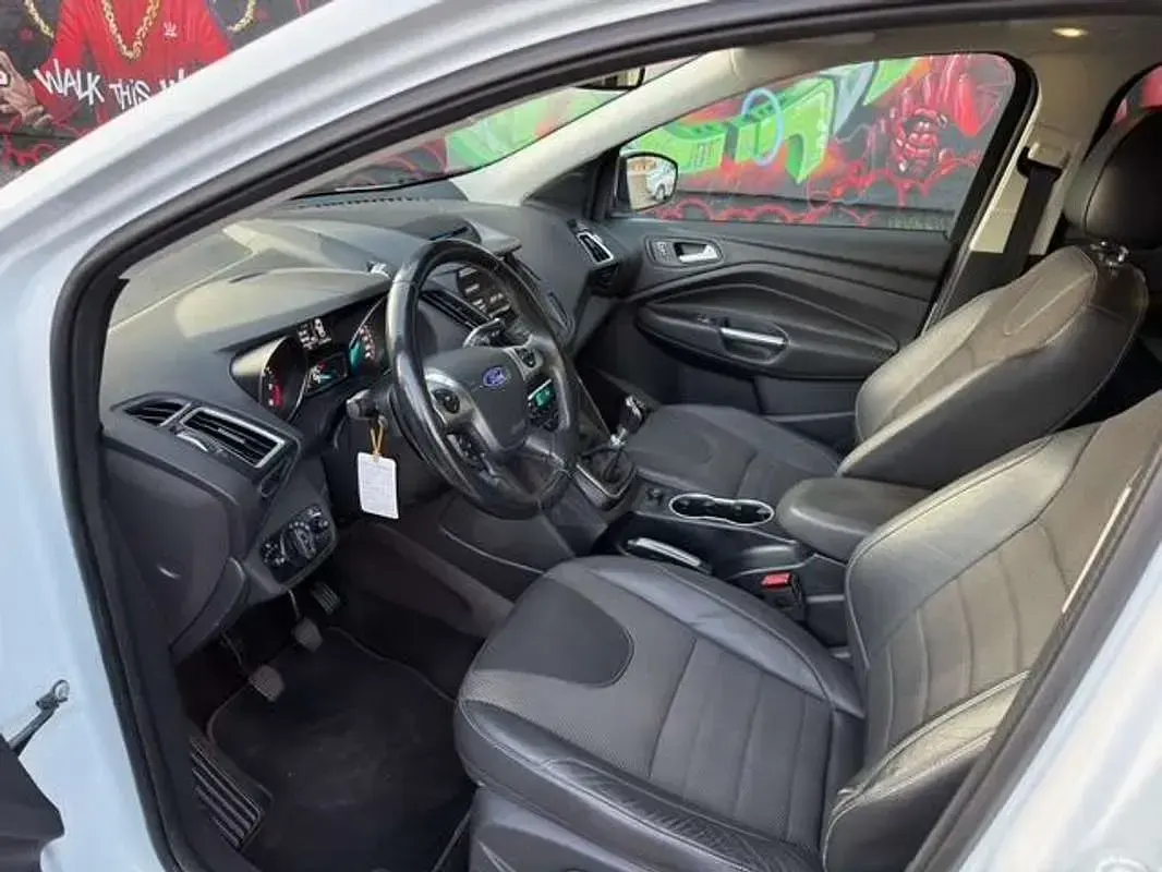 Usado Ford Kuga Titanium 150 CV (110 kW) 2016 Blanco SUV
