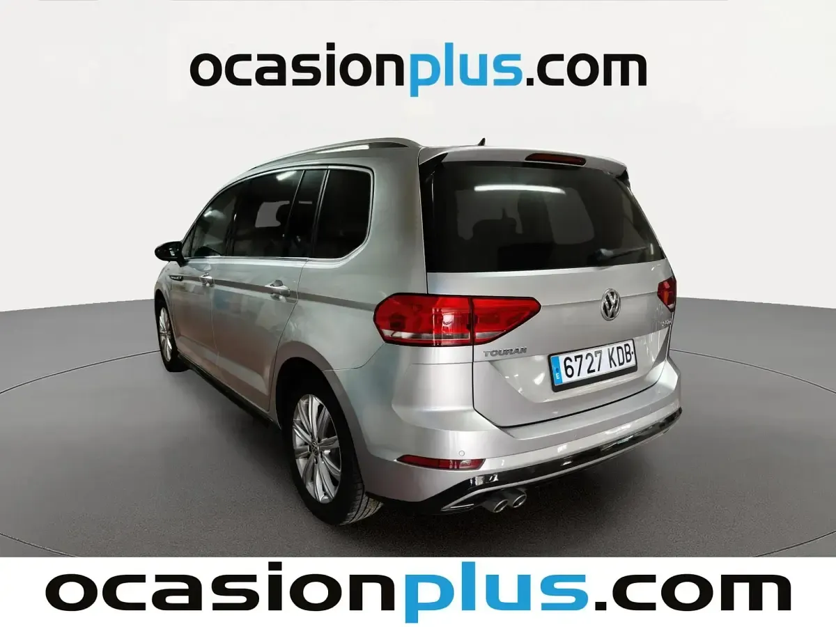 Usado VW Touran Sportline 150 CV (110 kW) 2017 Gris plata Monovolumen