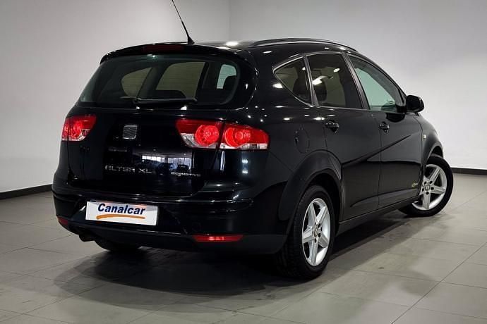 Usado Seat Altea XL Reference 105 CV (77 kW) 2013 Negro Monovolumen