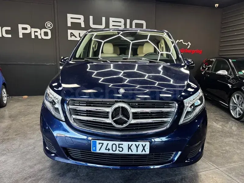 Usado Mercedes V250 Avantgarde 190 CV (139 kW) 2019 Azul Monovolumen
