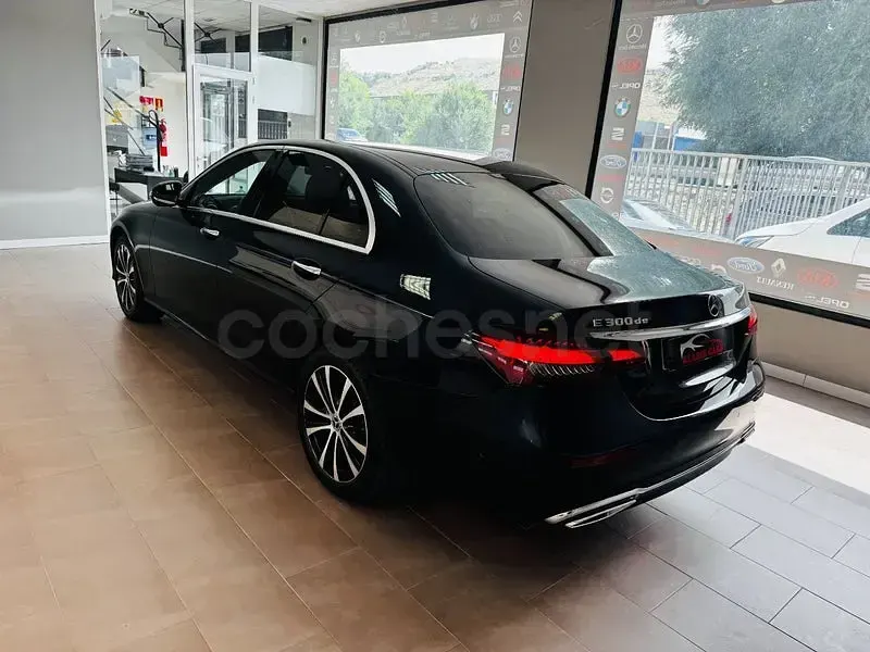 Usado Mercedes E300 306 CV (225 kW) 2022 Azul Berlina