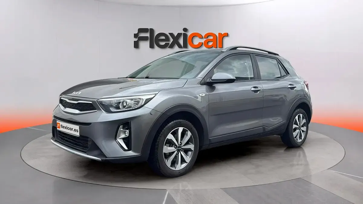Usado Kia Stonic 84 CV (61 kW) 2023 Gris SUV