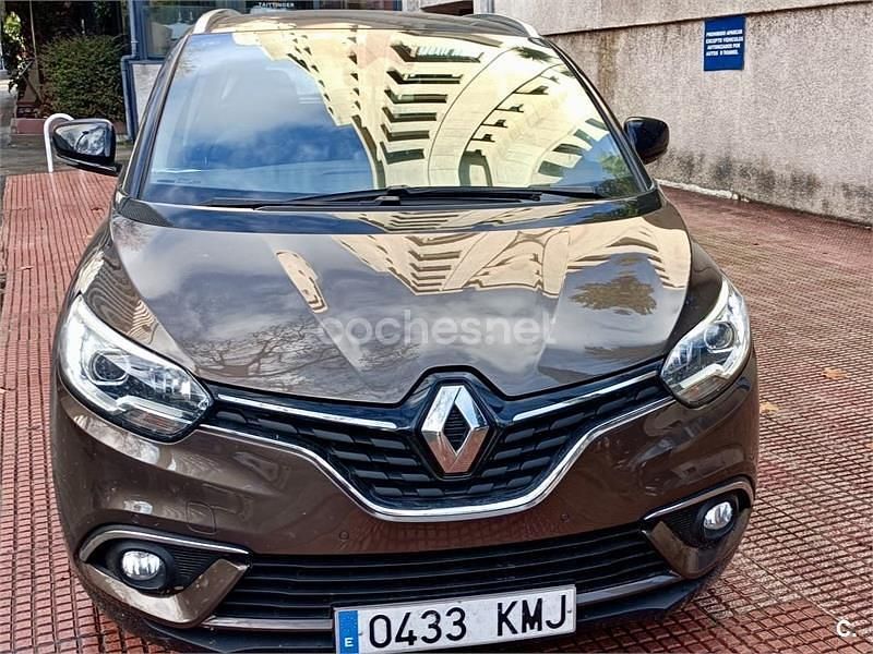 Usado Renault Grand Scénic IV Zen 140 CV (102 kW) 2018 Marrón Monovolumen