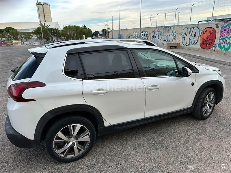 Usado Peugeot 2008 Crossway 120 CV (88 kW) 2018 Blanco SUV