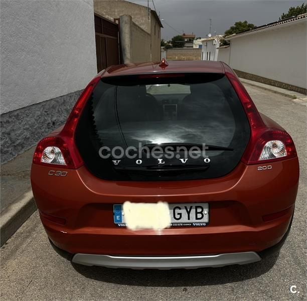 Käytetty Volvo C30 Momentum 136 HP (100 kW) 2010 Oranssi Viistoperä