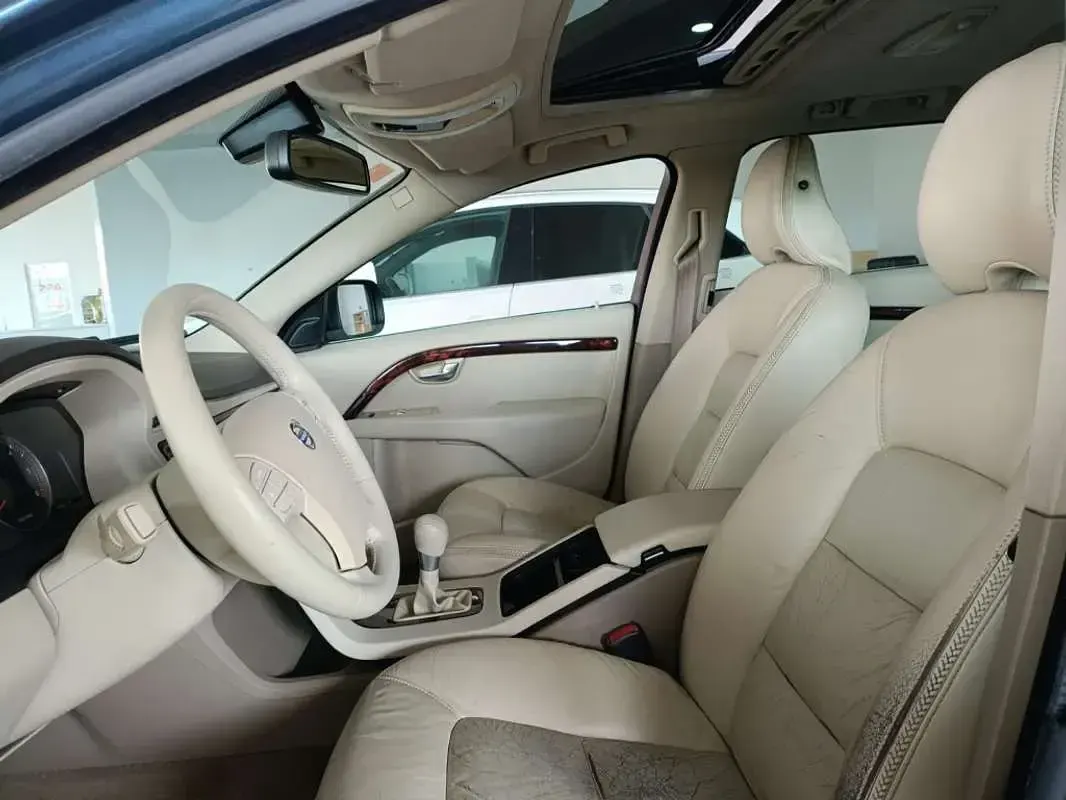 Usado Volvo XC70 Momentum 185 CV (136 kW) 2008 Azul Familiar