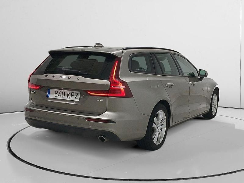 Usado Volvo V60 Momentum 150 CV (110 kW) 2018 Beige Familiar