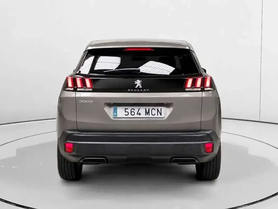 Usado Peugeot 3008 Active 131 CV (96 kW) 2022 Gris SUV