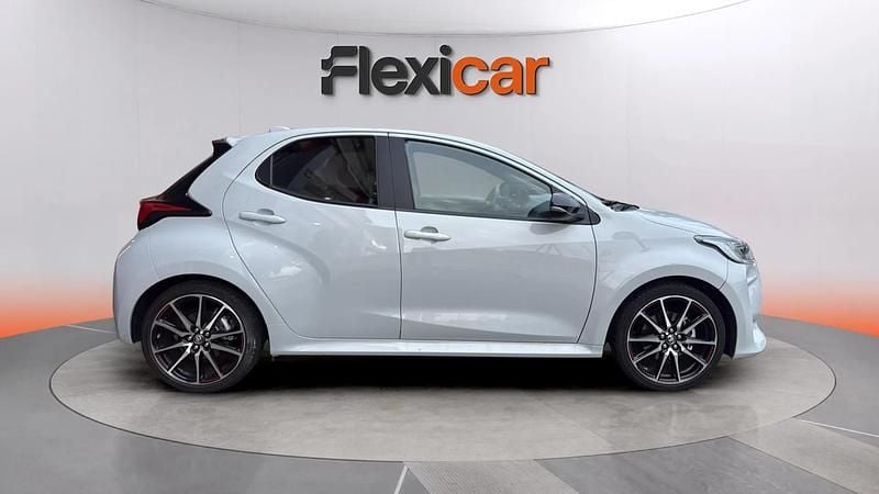 Usado Toyota Yaris Hybrid Sport 116 CV (85 kW) 2023 Blanco Utilitario