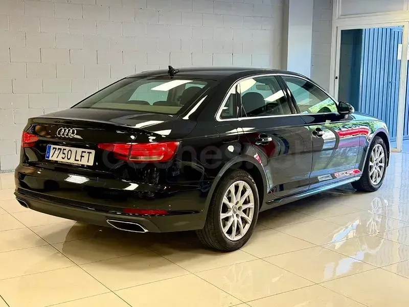 Usado Audi A4 Advanced Plus 150 CV (110 kW) 2020 Negro Berlina