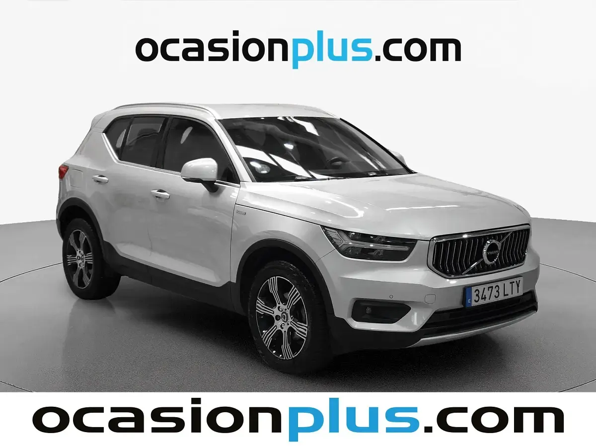 Usado Volvo XC40 Inscription 150 CV (110 kW) 2019 Gris plata SUV