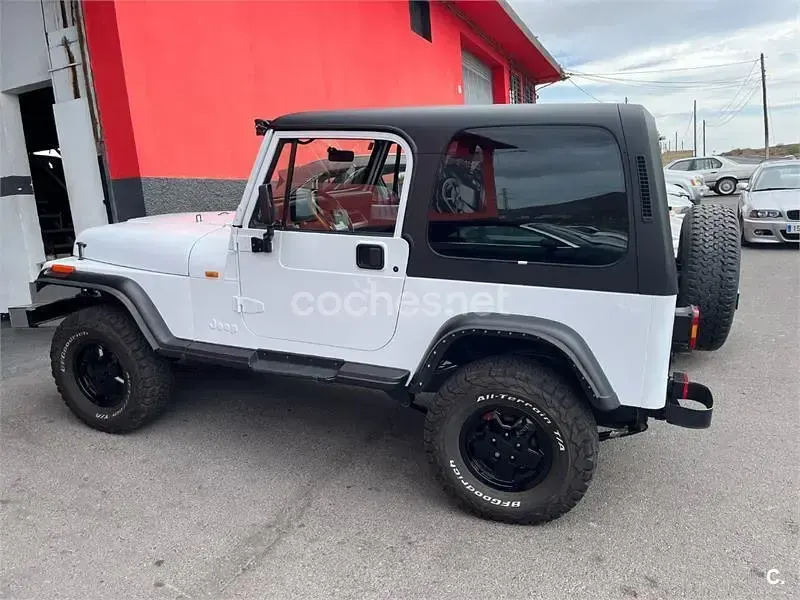 Usado Jeep Wrangler Laredo 178 CV (130 kW) 1994 Blanco SUV