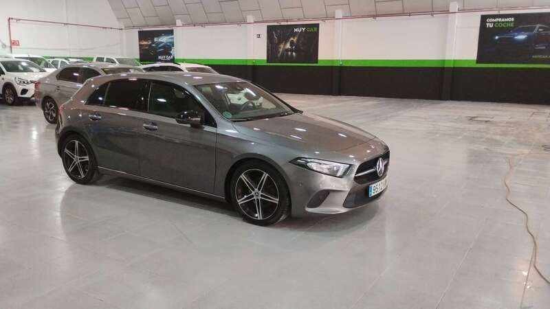 Gris Usado 2019 Mercedes A180 Utilitario | 21.990 € (Precio justo) - Imagen 1/4