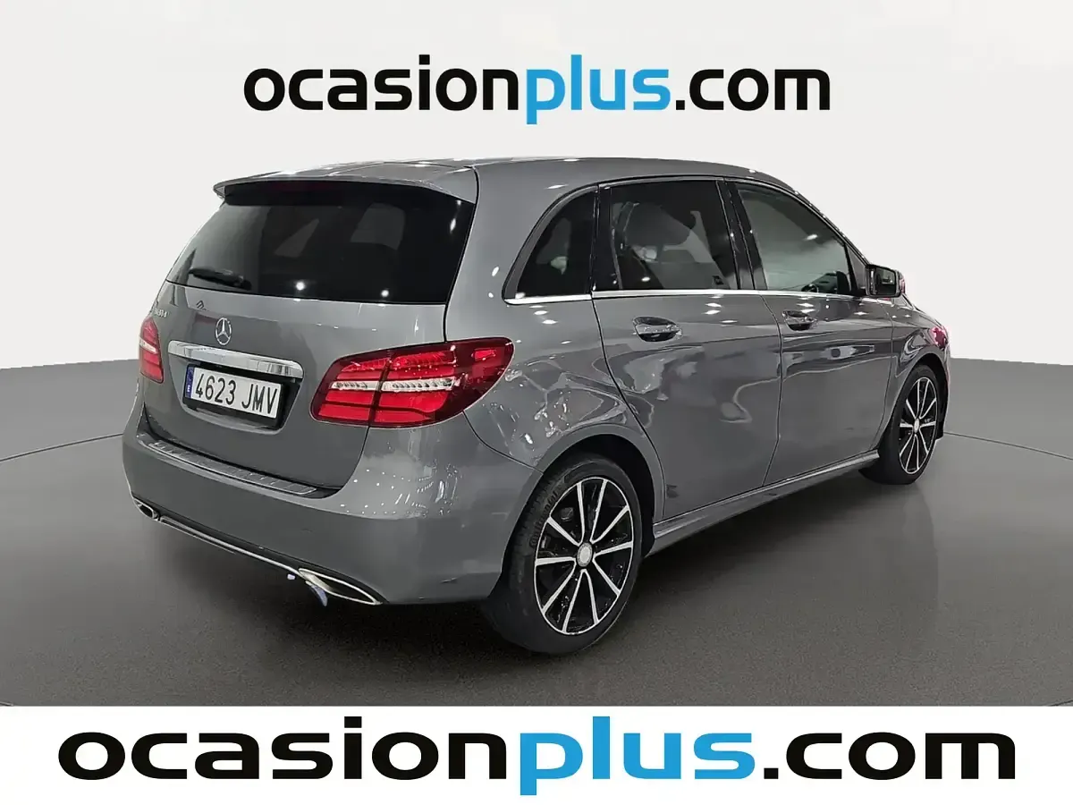 Usado Mercedes B180 109 CV (80 kW) 2016 Gris Utilitario