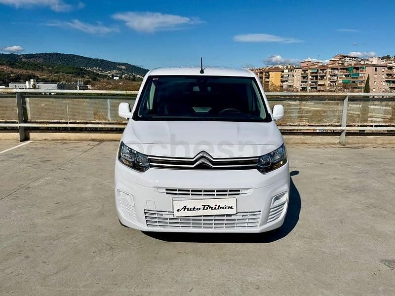 Usado Citroën Berlingo Feel 102 CV (75 kW) 2023 Blanco Monovolumen