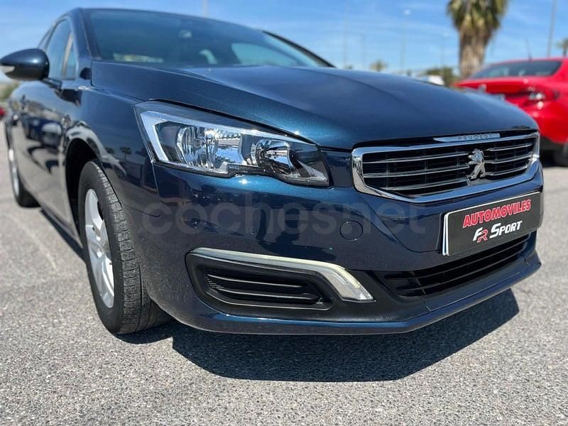 Usado Peugeot 508 SW Active 120 CV (88 kW) 2017 Azul Familiar