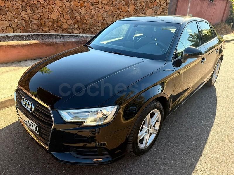 Usado Audi A3 116 CV (85 kW) 2019 Negro Berlina