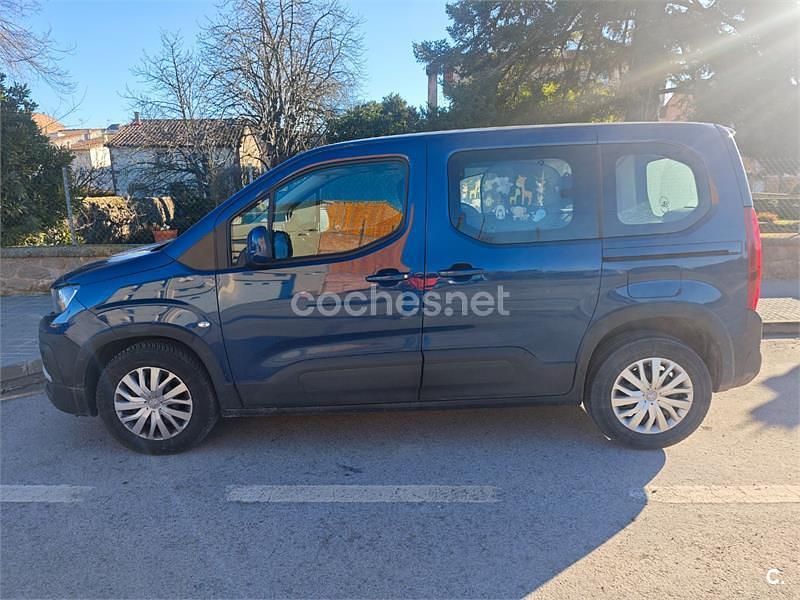 Usado Peugeot Rifter Active 130 CV (95 kW) 2021 Azul Monovolumen