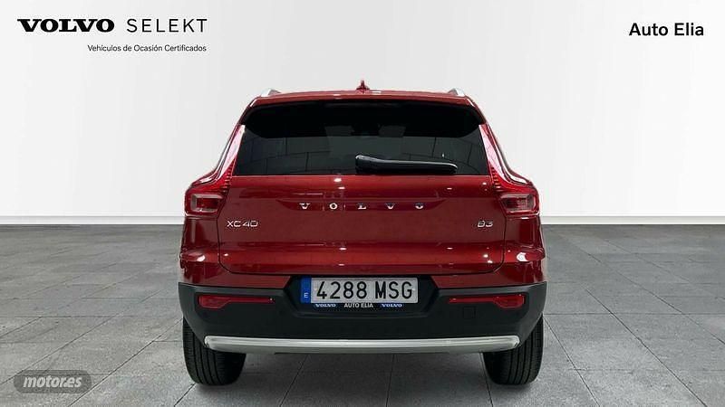 Usado Volvo XC40 Core 163 CV (119 kW) 2024 Rojo SUV