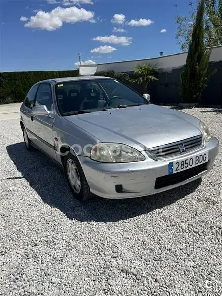 Usado Honda Civic LS 114 CV (83 kW) 2000 Gris / plata Berlina