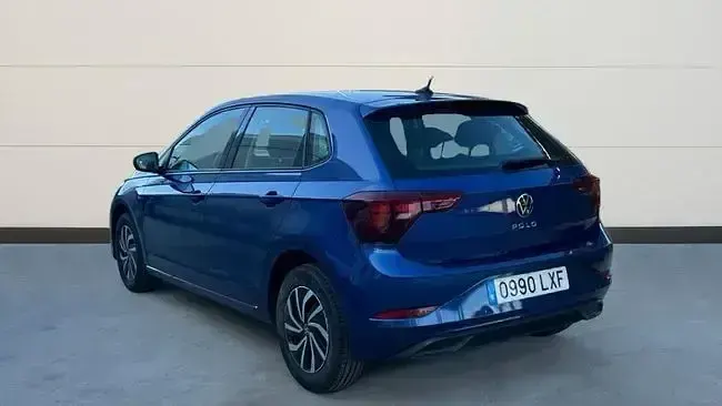 Usado VW Polo Life 95 CV (69 kW) 2022 Azul Utilitario