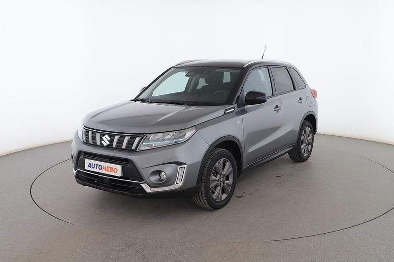 Gris Usado 2022 Suzuki Vitara SUV | 20.899 € (Un poco caro) - Imagen 1/3