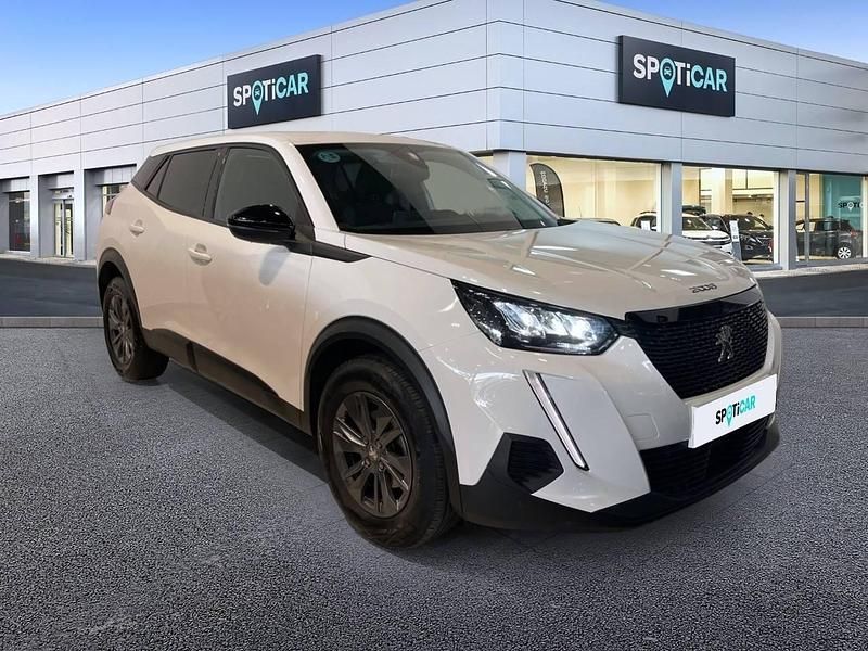 Usado Peugeot 2008 Active 100 CV (73 kW) 2022 Blanco SUV