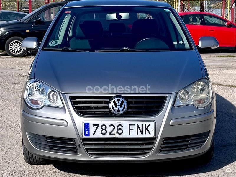 Usado VW Polo Edition 70 CV (51 kW) 2007 Gris / plata Utilitario