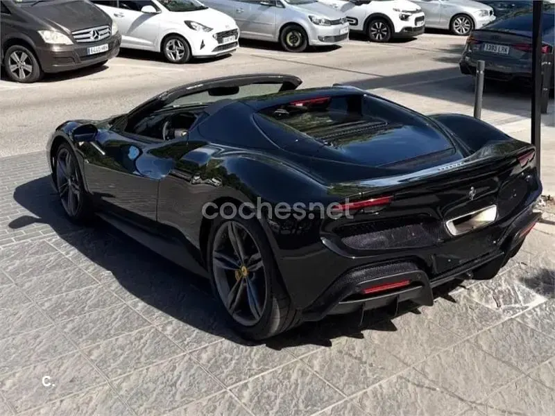 Usado Ferrari 296 830 CV (610 kW) 2024 Negro Coupe