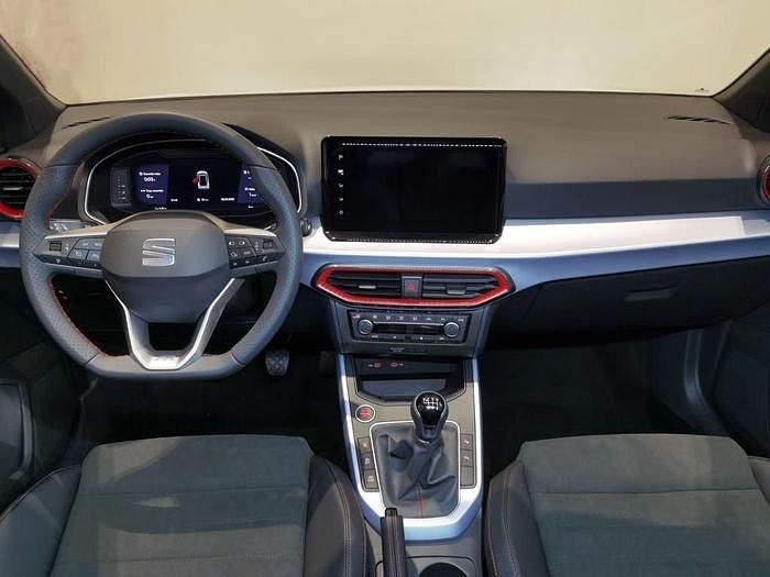 Usado Seat Arona FR 115 CV (84 kW) 2024 Blanco SUV