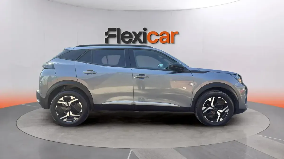 Usado Peugeot 2008 Allure 131 CV (96 kW) 2024 Gris SUV