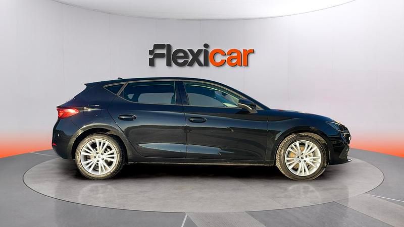 Usado Seat Leon Reference 110 CV (80 kW) 2021 Negro Berlina