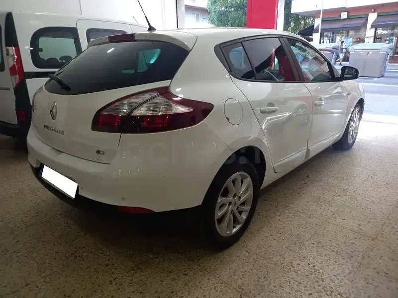 Usado Renault Mégane IV LIMITED 95 CV (69 kW) 2016 Blanco Berlina