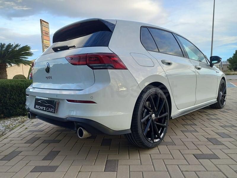 Usado VW Golf VIII GTI 245 CV (180 kW) 2021 Blanco Berlina