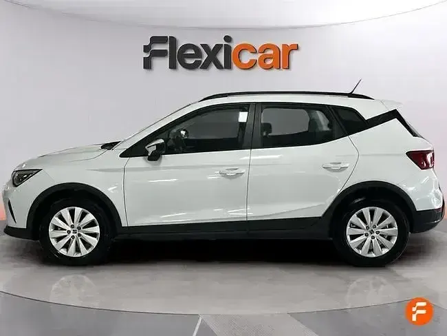 Usado Seat Arona Style 110 CV (80 kW) 2024 Blanco SUV