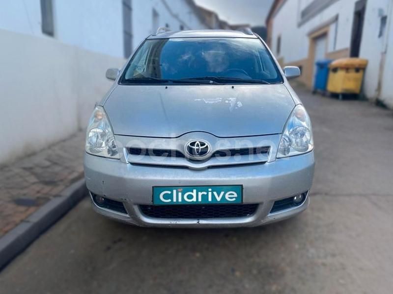 Usado Toyota Corolla Verso Sol 136 CV (100 kW) 2006 Gris / plata Monovolumen