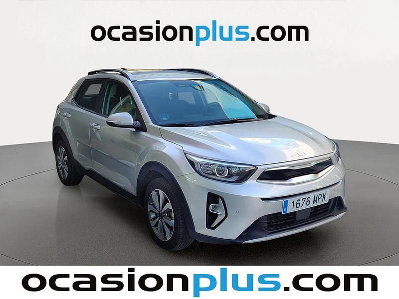 Usado Kia Stonic 84 CV (61 kW) 2024 Gris SUV