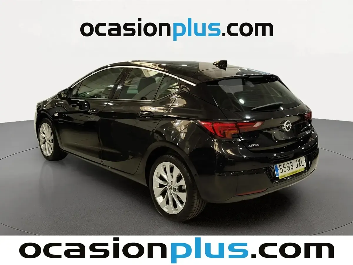 Usado Opel Astra Excellence 150 CV (110 kW) 2017 Negro Utilitario