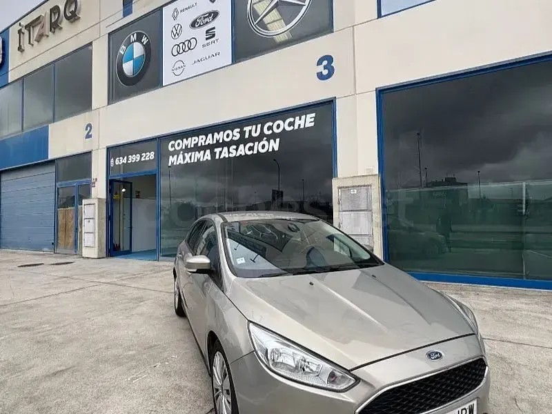 Usado Ford Focus Business Edition 120 CV (88 kW) 2016 Beige Berlina